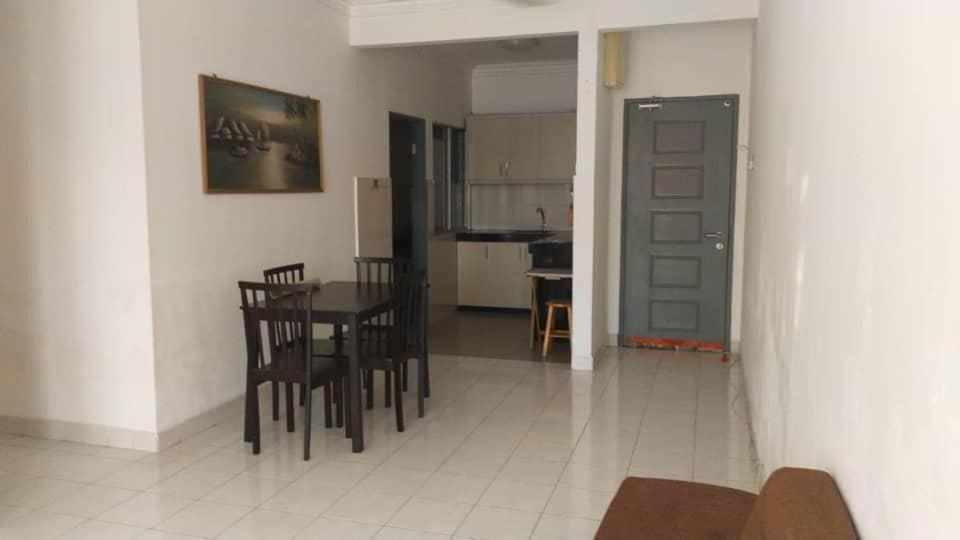 Rizqi Homestay Prima Presint 11 Putrajaya Exterior photo
